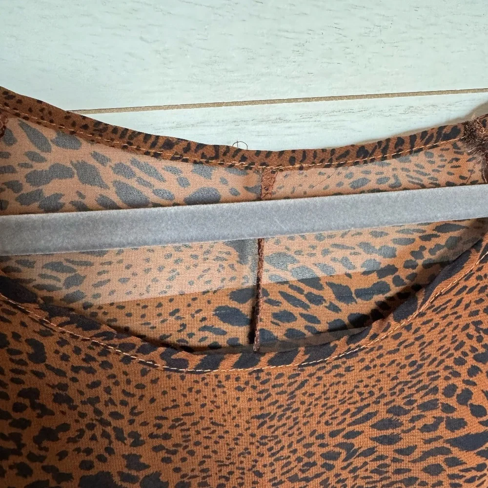 Dolman short sleeve lightweight transparent animal print size Medium - Picture 10 of 10